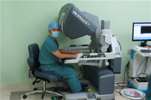 广东首创！机器人手术治疗冠心病和肺癌，72岁阿伯重获生机