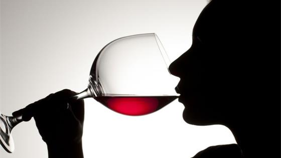 饮酒只要不过量就没事？提醒：5类人最好“滴酒不沾”