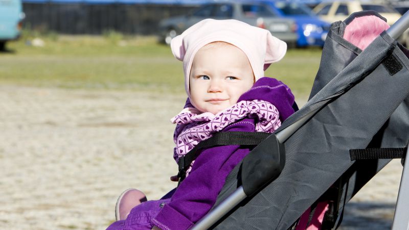 婴儿多大可以使用推车