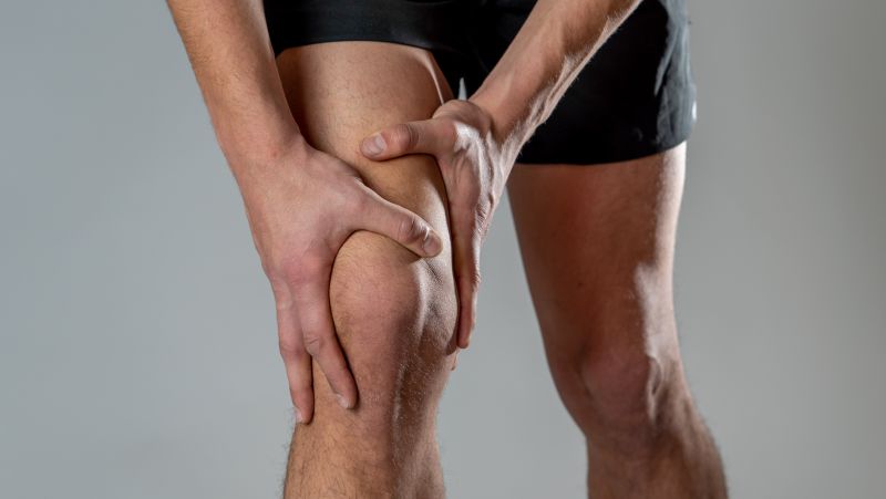 膝盖内侧突出腿不直怎么矫正