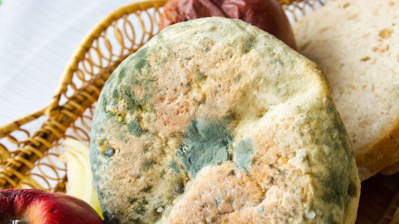 吃了变质食物多久有反应