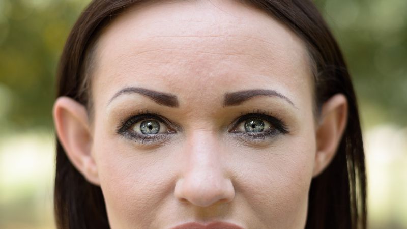 眼睛凹进去怎么恢复