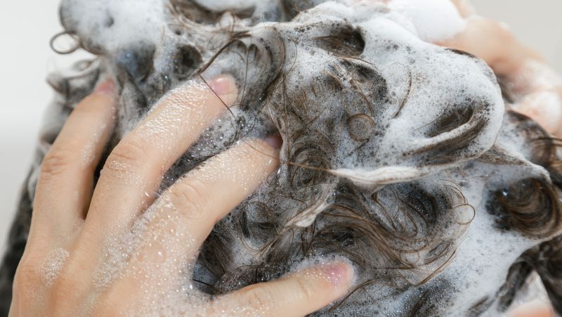 洗发露进眼睛怎么办